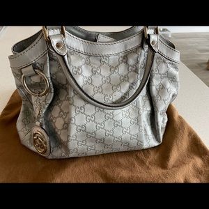 100% authentic Gucci medium Sukey Guccisima silver leather shoulder bag
